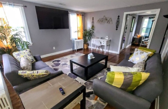 Newly Renovated Apt. Minutes to Downtown Richmond