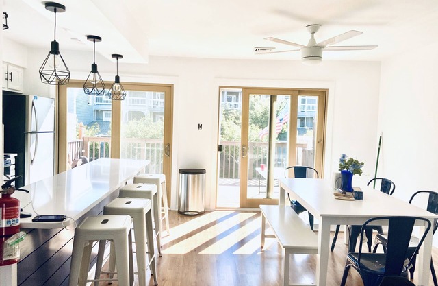 NEWLY RENOVATED BEACH BLOCK TOWNHOME!!