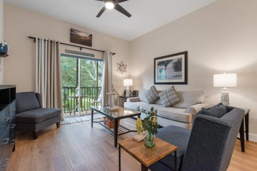 Newly renovated beautiful second floor condo in Bahama Bay