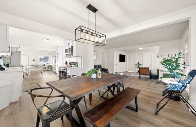 Newly Renovated Comfy Retreat!