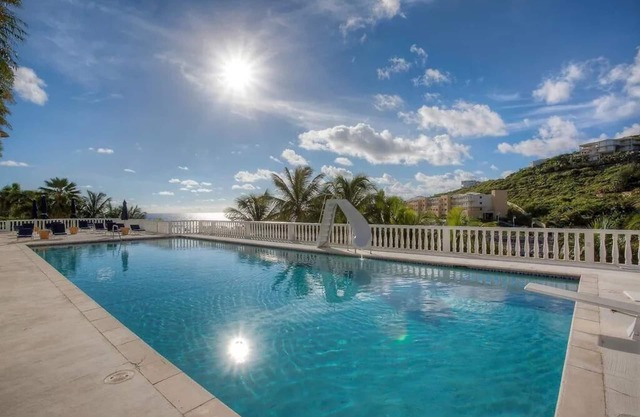 Newly renovated condo overlooking St Barths - Wake up to waves and sea breeze!
