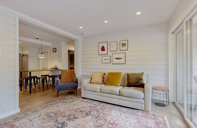 Newly Renovated Condo with Fireplace, Fast WiFi, Balcony & Shared Pool/Hot Tub