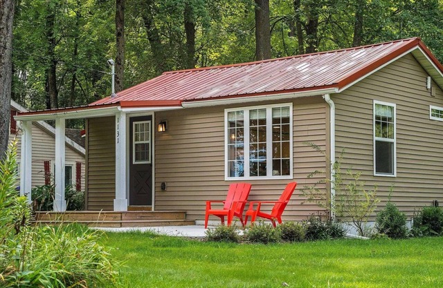 Newly Renovated Cottage on Wolf Lake