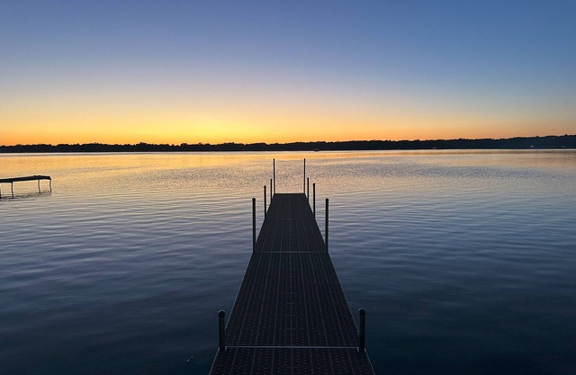 NEWLY RENOVATED lakefront cottage on Wolf Lake!