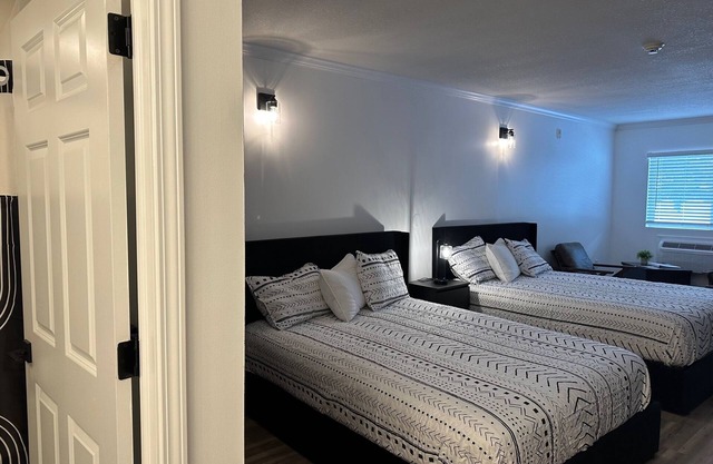 NEWLY RENOVATED! Cozy 1-bedroom condo with fireplace at Shanty Creek Resort
