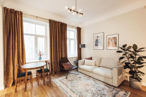 Newly renovated cozy 2 bedroom apartment