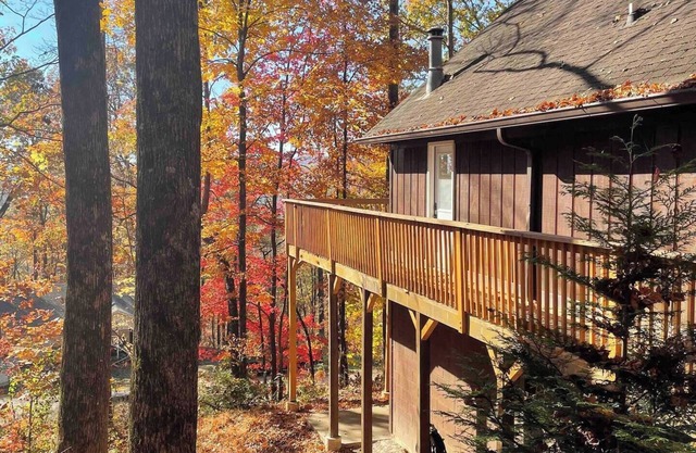 Newly Renovated Cozy Mountain Cabin with Hot Tub and Views - 5 min to Clayton