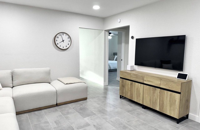 Newly renovated cozy 2 bedroom 2 bath home