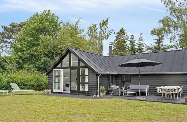 Newly renovated holiday home near the beach