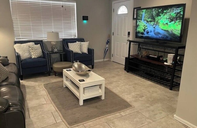 NEWLY RENOVATED HOME with high speed WiFi, gourmet kitchen, outdoor grilling.
