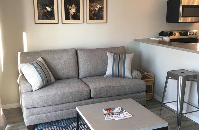 Apartamento en la ciudad recientemente renovado - ¡Cerca de todo!