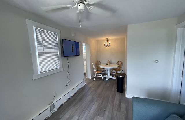 Newly Renovated, Just off Asbury Avenue, Blocks from the beach, Sleeps 6!!