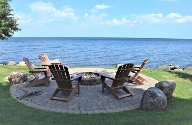 Newly renovated lakefront townhome with incredible views of Mille Lacs Lake