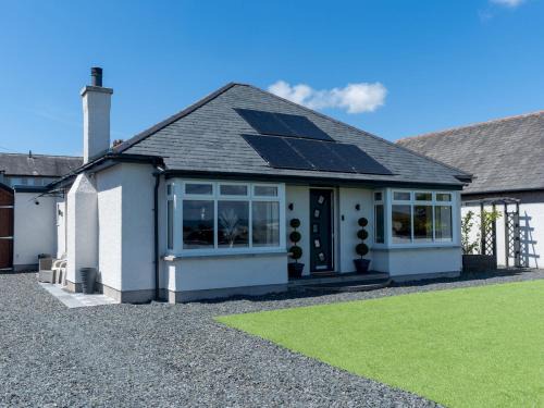Newly Renovated Luxury Bungalow Pass the Keys