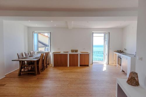 Newly Renovated Ocean View Flat