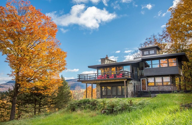 RECIENTEMENTE RENOVADO Casa de montaña moderna y moderna con excursiones y raquetas de nieve en la propiedad