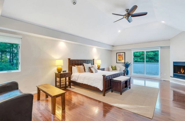 Newly renovated Quogue Estate, Short Walk to the Beach, Private Pool and...