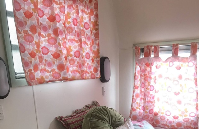 Newly Renovated Retro CARAVAN near Castlemaine