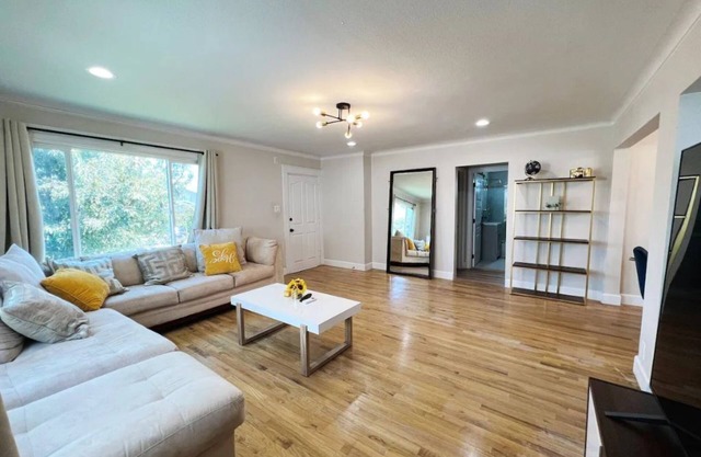 NEWLY Renovated Spacious 3-Bedroom Big Yard Home