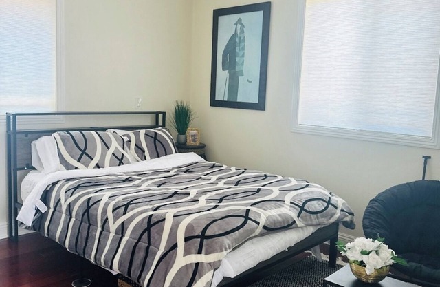 Newly Renovated Studio Unit for Mid-Term Rental in the Heart of Los Angeles