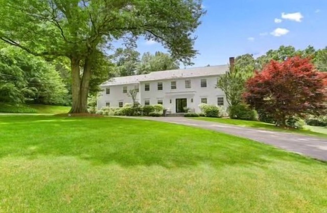 Casa de verano recientemente renovada en Westport CT, piscina privada y spa, cerca de la playa y la ciudad