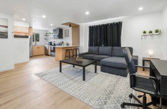 Newly Renovated & Furnished Condo | 84