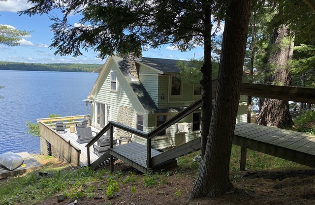 Newly Renovated Waterfront House on Lake Damariscotta; Great for Fall Festivals!
