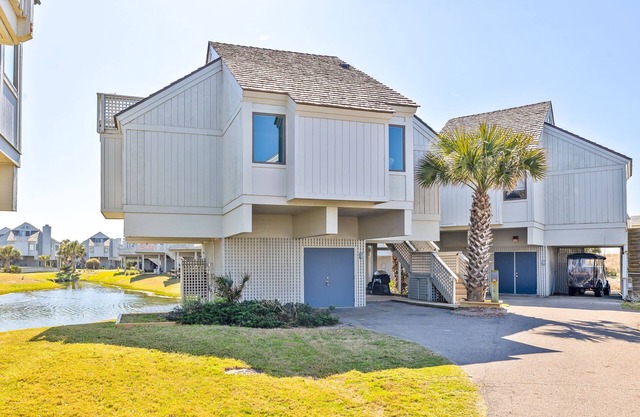 Newly updated, desirable Villa next to BHI Club - Promotional Fall Rates