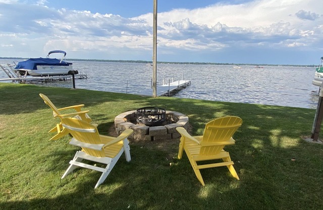 Newly updated Lakefront Houghton Lake home - close to popular sandbar.
