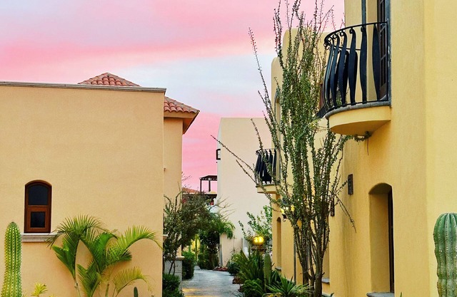 Newly Updated Villa Oceanview in Coveted Founders pets too