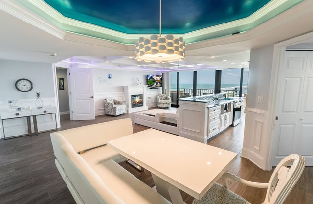 Newly Upgraded/Remodeled Exclusive Maisons Luxury!