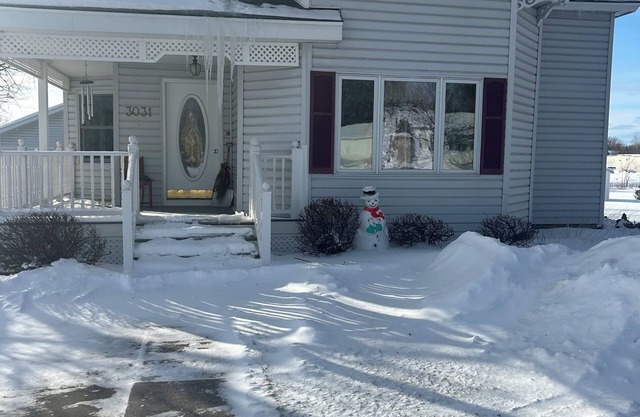 NFL Draft Charming 4 bedroom House small town appeal Pound 35 min. from Stadium