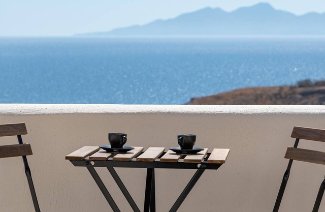 NG Thea Sea View Holiday Home