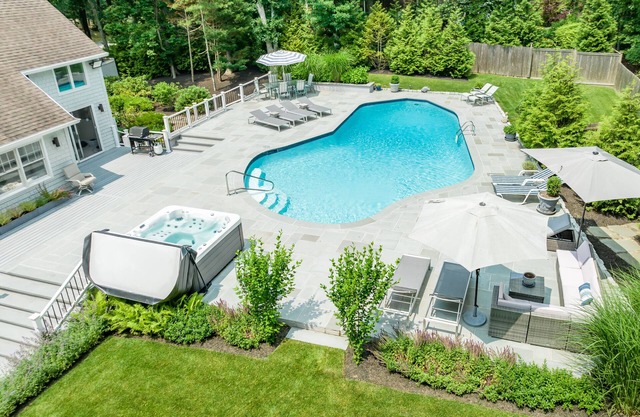 Gorgeous Southampton Home- Pool, Spa, Putting Green, Walk to Beach & Tennis/PB