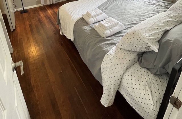 Niantic water escape, 2 bd aptmt, 1st flr