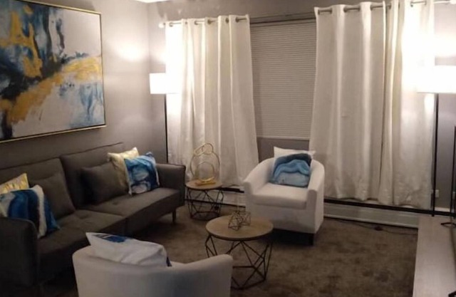 Nice 2 Bedroom 1 bath apartment