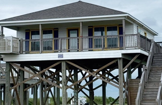 Nice 2-bedroom house with AC in Holly Beach located in Cameron LA
