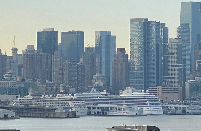 Nice 2 bedrooms, Massage Seat, close to New York, THE BEST CHOICES!