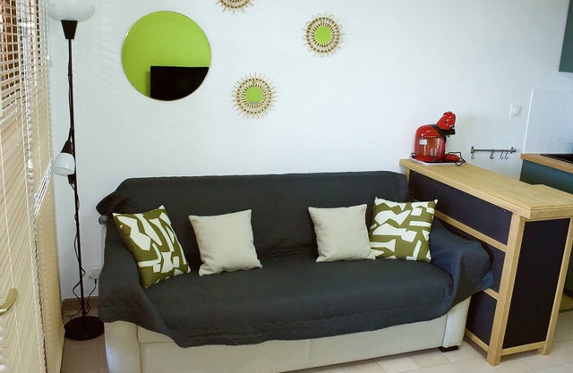 Nice 27m² with terrace and sea view