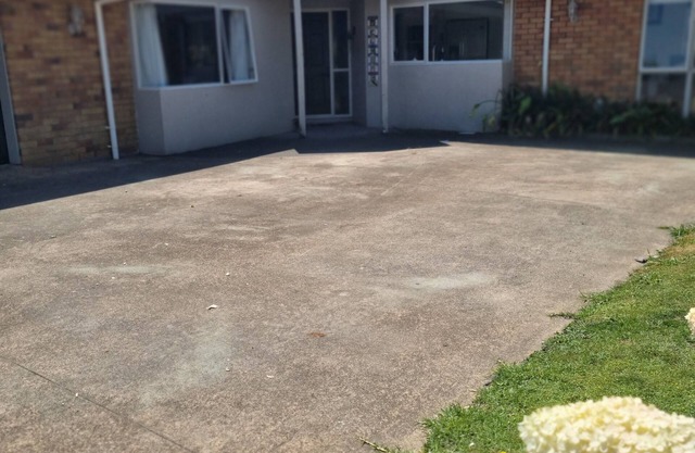 Nice 3 bedroom family home and studio. Perfect for families or groups and pets.
