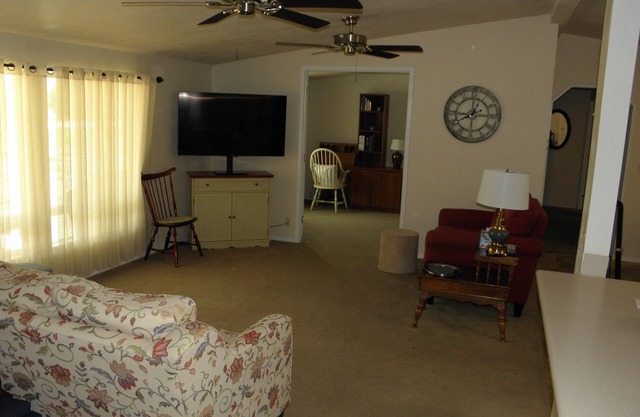 Nice 3-bedroom Home with AC in Catalina