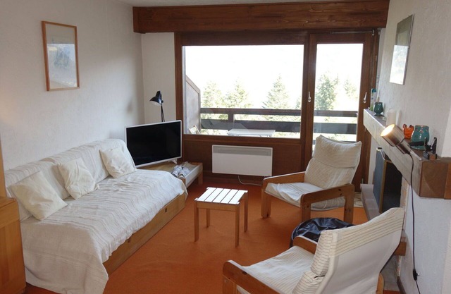 Hermoso apartamento para 5 personas con WIFI, piscina, TV, balcón y aparcamiento