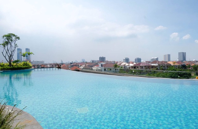 Nice And Comfy Studio Grand Dharmahusada Lagoon Apartment