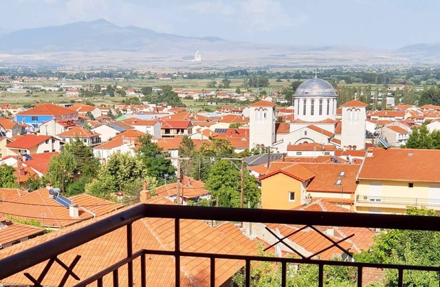 Bonito y acogedor apartamento con una vista impresionante de Florina.