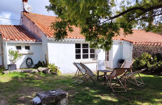 Nice and typical house from Vendée in a protected area