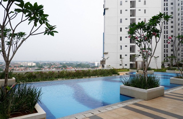 Nice And Fresh 2Br At Bassura City Apartment