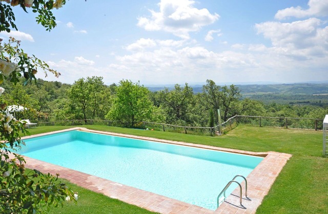 Hermoso apartamento con piscina, WIFI, mascotas permitida, vista panorámica y aparcamiento