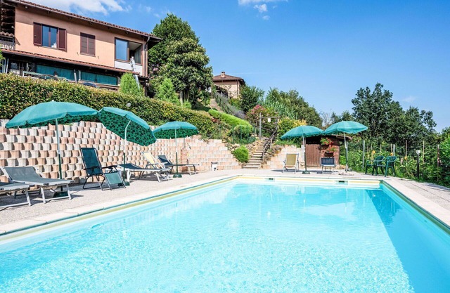 Precioso apartamento en villa con WIFI, piscina, TV, patio, mascotas permitida y aparcamiento