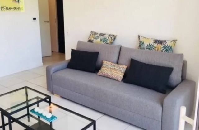 Nice apartment with terrace, parking, beach nearby, Acotz