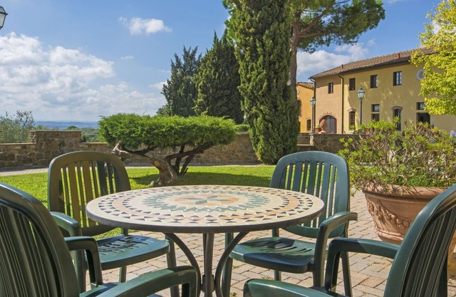 Bonito apartamento en villa para 6 personas con A/C, piscina, WIFI, TV y aparcamiento